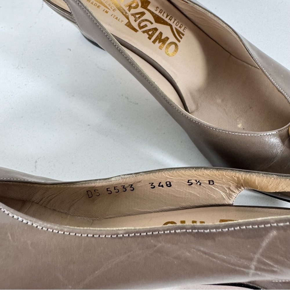 Salvatore Ferragamo VINTAGE Slingback Pumps, Taupe, Size 5.5B - Picture 6 of 13